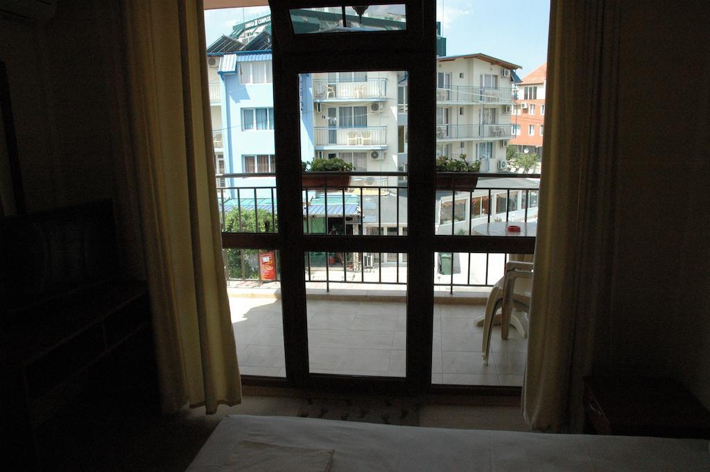 Terra Guest House Ravda Habitación foto