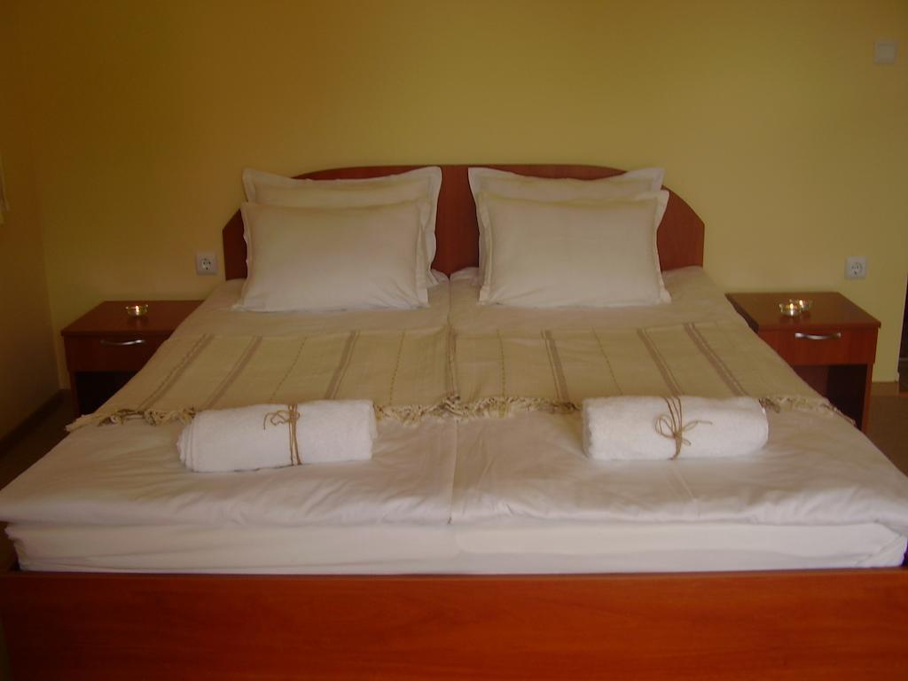 Terra Guest House Ravda Habitación foto